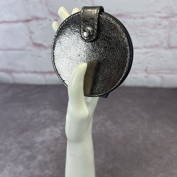 Coach Poppy Metallic Silver Mirror Compact - Picture 2 of 7